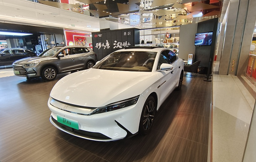 中國汽車行業(ye) 預計增長勢頭強勁 將會(hui) 帶動鋼鐵、橡膠的同步發展
