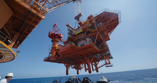 中國在南海建造首個(ge) 無人海上石油鑽井平台