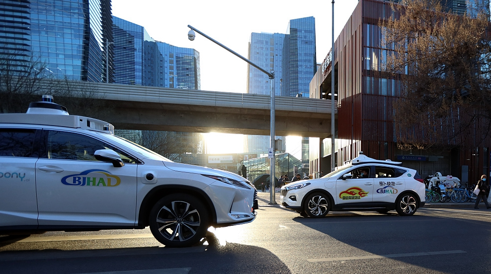 中國10多個(ge) 城市允許自動駕駛汽車商業(ye) 試驗