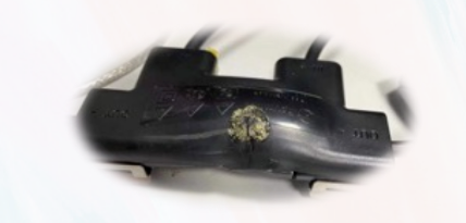 MOS管未使用5910進行導熱保護，灌封膠膨脹，殼體變形