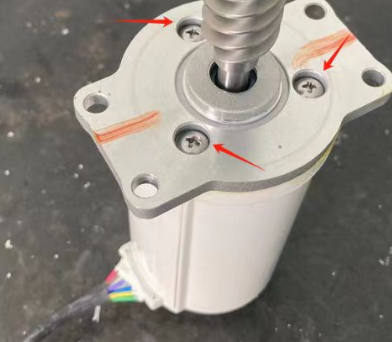 電機螺絲緊固後薄層灌封
